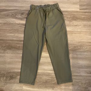 Lululemon keep moving/stretch high rise pant, never worn, size 6, grey sage